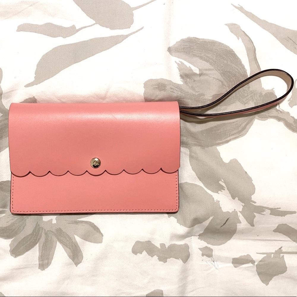 Kate Spade ♠️ Lilly Avenue Scalloped Edge Wristlet
